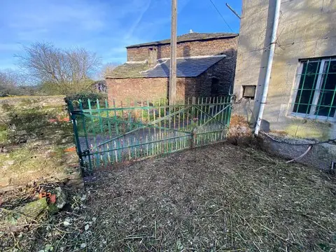 Jardín y verja